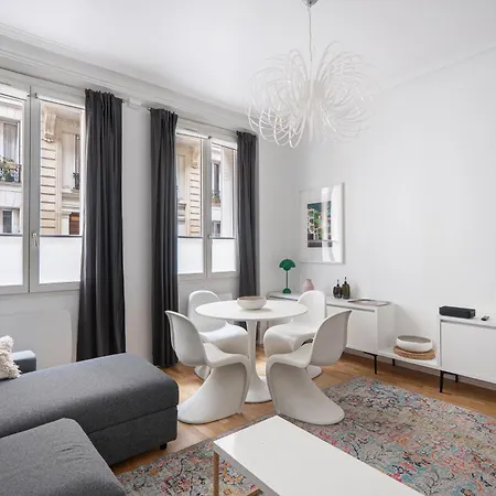 Appartement Cosy Et Design 2 Pieces Metro Pasteur 15 Parijs