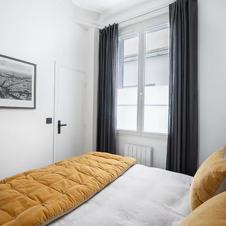 Cosy Et Design 2 Pieces Metro Pasteur 15 Appartement