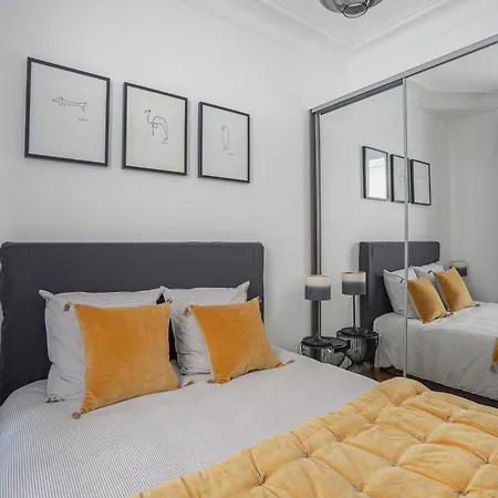 Cosy Et Design 2 Pieces Metro Pasteur 15 Appartement Parijs