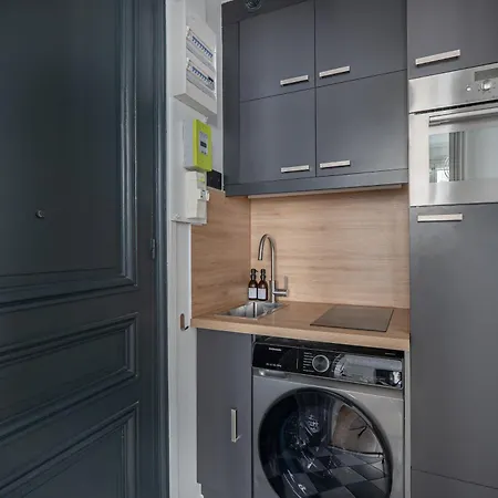 Cosy Et Design 2 Pieces Metro Pasteur 15 Parijs